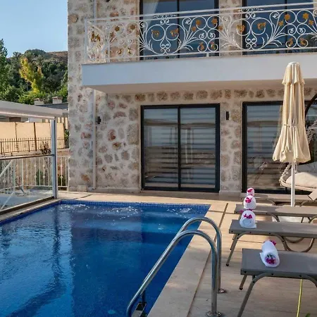 İslamlar 2 Bedroom With Private Pool 칼칸